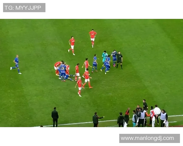 国王杯激战利物浦大胜尤文图斯争议判罚引发全场热议